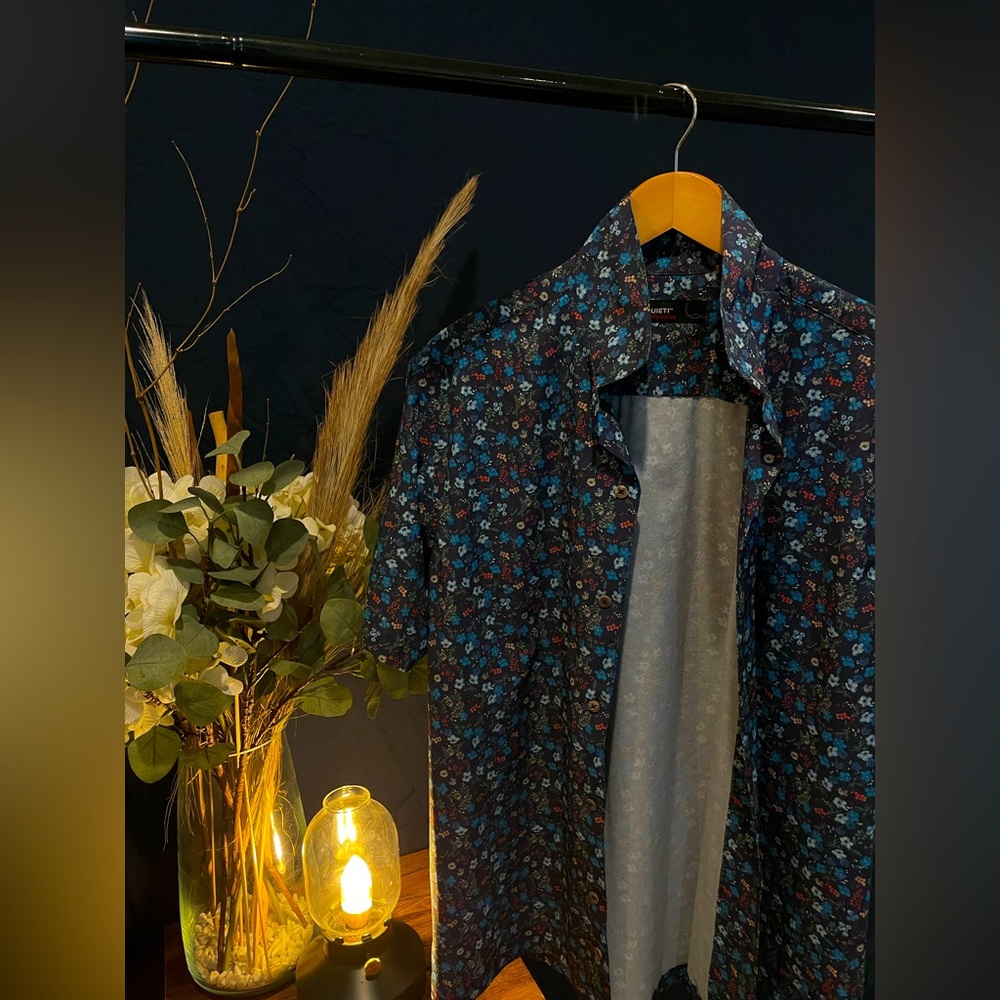 Quieti Royal Blue Floral Button Down Shirt, Large